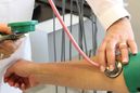 Viete aké sú príznaky vysokého krvného tlaku a ako ho liečiť?