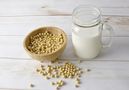 Výhody a nevýhody mlieka a rastlinných alternatív mlieka